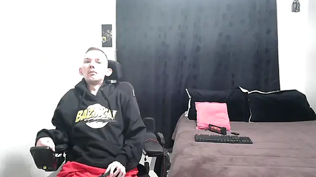 Sophia and Thomas online show from 1, 1, 2025