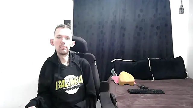 Sophia and Thomas online show from 5, 1, 2025