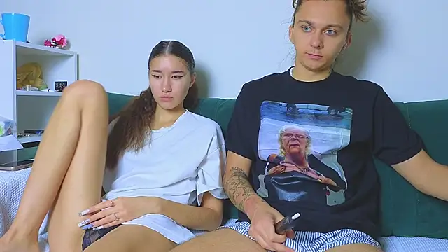 Snapshot of do_u_know_them chatting on 3, 11, 2025 do u know them online show from 3, 11, 2025