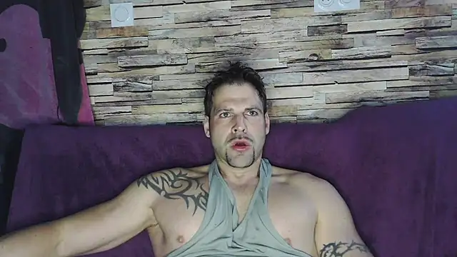 Snapshot of XxBigboybandxX chatting on 8, 2, 2025 XxBigboybandxX online show from 8, 2, 2025