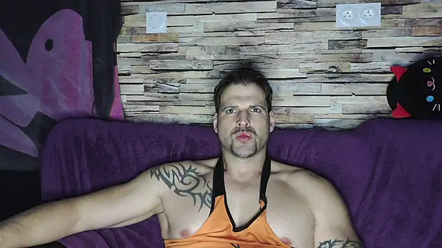 Snapshot of XxBigboybandxX chatting on 4, 3, 2025 XxBigboybandxX online show from 4, 3, 2025