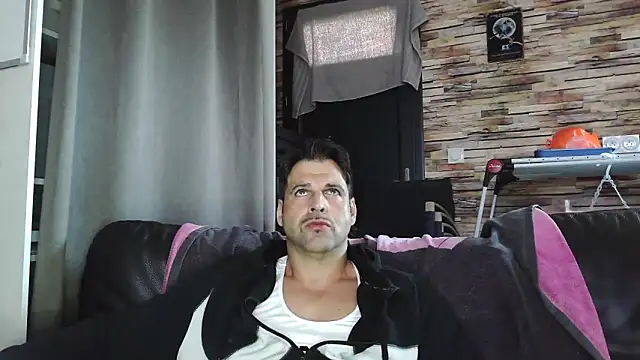 Snapshot of XxBigboybandxX chatting on 18, 11, 2025 XxBigboybandxX online show from 18, 11, 2025