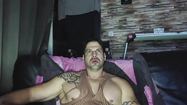 Snapshot of XxBigboybandxX chatting on 17, 12, 2025 XxBigboybandxX online show from 17, 12, 2025