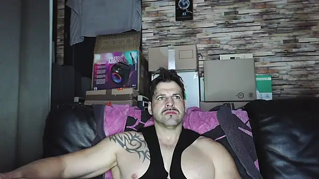 XxBigboybandxX online show from 28, 2, 2026