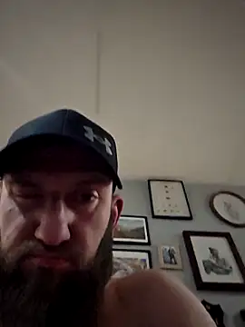 Icebearsticlese online show from 11, 4, 2026