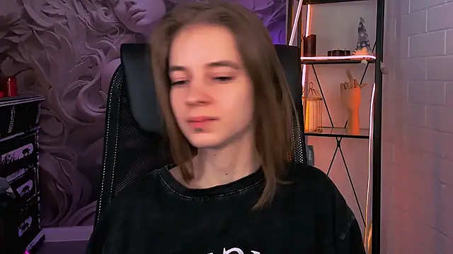 TinaDavil online show from 3, 3, 2025