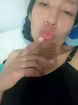 Snapshot of karolinee_66_ chatting on 3, 12, 2024 karolinee 66 online show from 3, 12, 2024