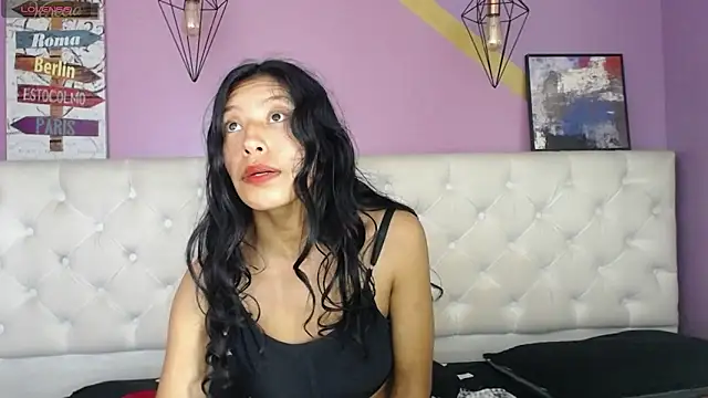 Snapshot of karolinee_66_ chatting on 7, 12, 2024 karolinee 66 online show from 7, 12, 2024