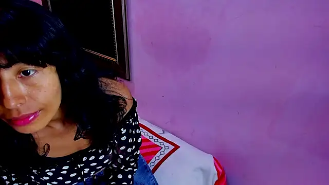 Snapshot of karolinee_66_ chatting on 19, 10, 2025 karolinee 66 online show from 19, 10, 2025