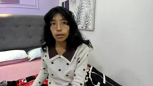 Snapshot of karolinee_66_ chatting on 28, 11, 2025 karolinee 66 online show from 28, 11, 2025