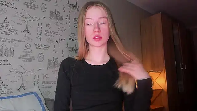 minidivaa  online show from 2, 11, 2025