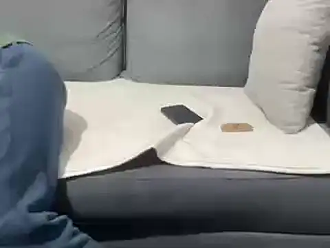 4small4inchlol online show from 22, 3, 2025