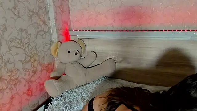 Snapshot of emma77_ chatting on 15, 11, 2025 emma77 online show from 15, 11, 2025