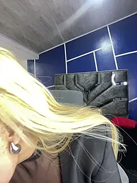 Snapshot of alicev_kitty chatting on 12, 3, 2025 alicev kitty online show from 12, 3, 2025