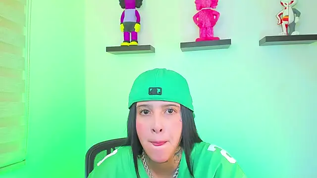 Snapshot of Gangster_Girl chatting on 14, 12, 2024 Gangster Girl online show from 14, 12, 2024