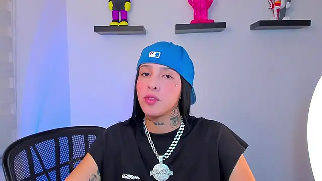 Snapshot of Gangster_Girl chatting on 21, 12, 2024 Gangster Girl online show from 21, 12, 2024