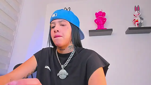 Snapshot of Gangster_Girl chatting on 22, 12, 2024 Gangster Girl online show from 22, 12, 2024