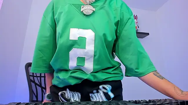 Snapshot of Gangster_Girl chatting on 6, 2, 2025 Gangster Girl online show from 6, 2, 2025