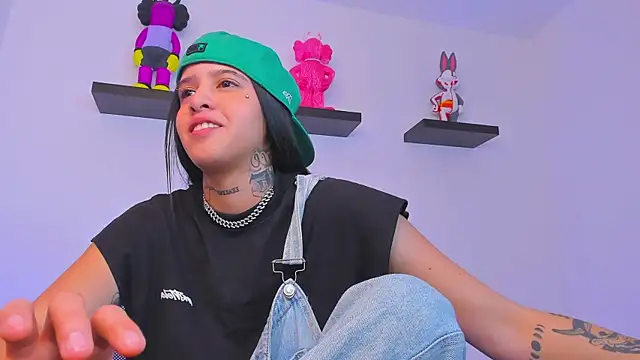 Snapshot of Gangster_Girl chatting on 8, 3, 2025 Gangster Girl online show from 8, 3, 2025