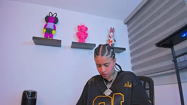 Snapshot of Gangster_Girl chatting on 2, 11, 2025 Gangster Girl online show from 2, 11, 2025