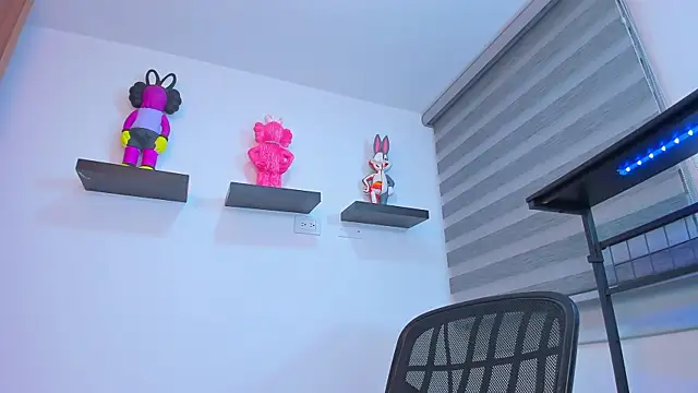 Snapshot of Gangster_Girl chatting on 4, 11, 2025 Gangster Girl online show from 4, 11, 2025