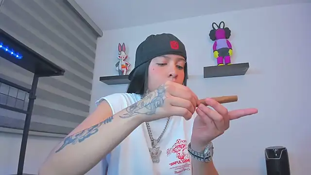 Snapshot of Gangster_Girl chatting on 26, 11, 2025 Gangster Girl online show from 26, 11, 2025