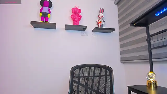 Gangster Girl online show from 17, 3, 2026