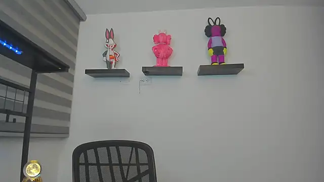 Gangster Girl online show from 6, 7, 2026