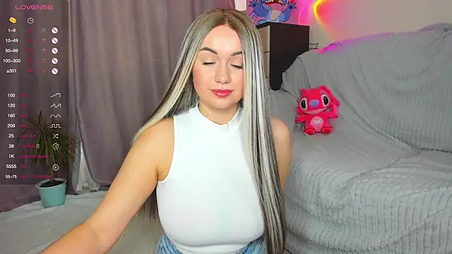 Maya Willis online show from 22, 3, 2025