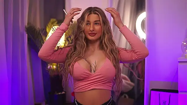 Snapshot of AvaShayy chatting on 4, 3, 2025 AvaShayy online show from 4, 3, 2025