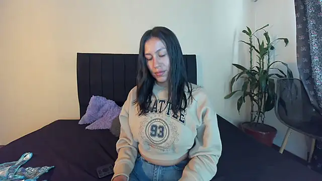 EmiGomez  online show from 11, 3, 2025