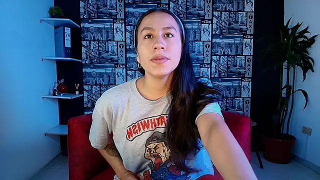 EmiGomez  online show from 23, 3, 2026