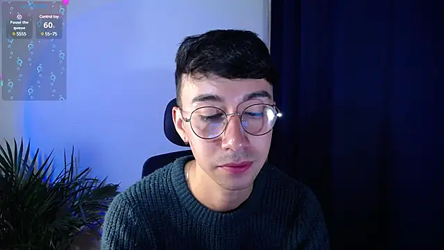 Snapshot of cameron_cum chatting on 29, 12, 2024 cameron cum online show from 29, 12, 2024