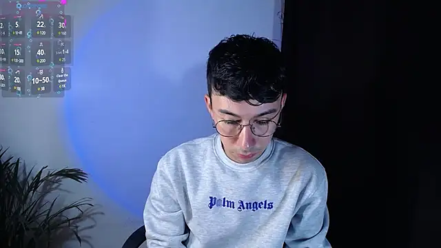 Snapshot of cameron_cum chatting on 4, 1, 2025 cameron cum online show from 4, 1, 2025