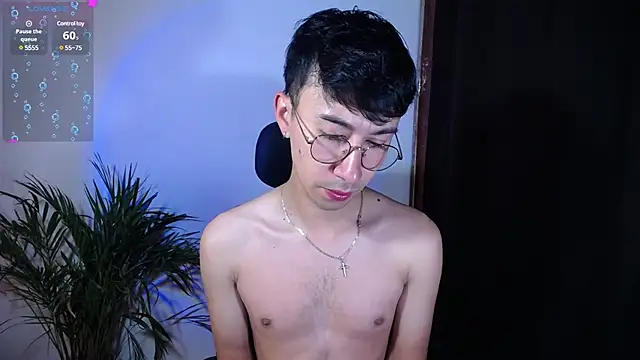 Snapshot of cameron_cum chatting on 8, 1, 2025 cameron cum online show from 8, 1, 2025