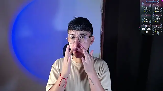 Snapshot of cameron_cum chatting on 10, 1, 2025 cameron cum online show from 10, 1, 2025