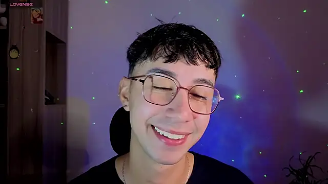 Snapshot of cameron_cum chatting on 4, 10, 2025 cameron cum online show from 4, 10, 2025