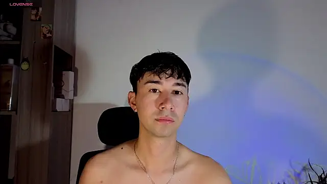 Snapshot of cameron_cum chatting on 22, 10, 2025 cameron cum online show from 22, 10, 2025