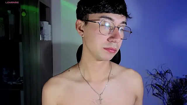 Snapshot of cameron_cum chatting on 30, 10, 2025 cameron cum online show from 30, 10, 2025