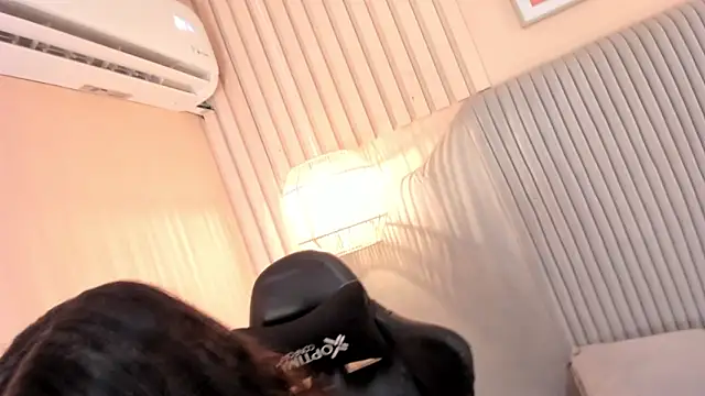 Snapshot of samyriverss chatting on 4, 12, 2025 samyriverss online show from 4, 12, 2025