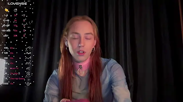 Snapshot of Avril_Pearly_ chatting on 5, 11, 2025 Avril Pearly online show from 5, 11, 2025