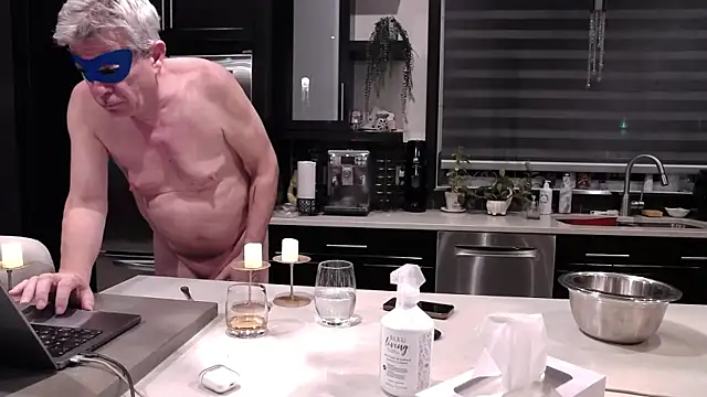 Toy-Daddy online show from 28, 9, 2025