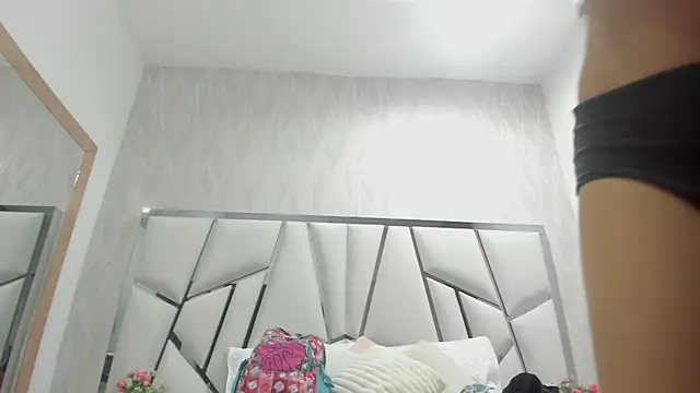 Victoriaa millers online show from 25, 10, 2025