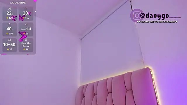 ZarianaEvanz online show from 17, 10, 2025