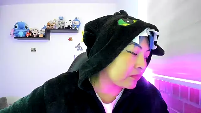 Shaddycute  online show from 18, 11, 2025