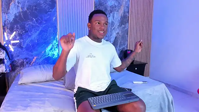 Snapshot of Troykhalil chatting on 6, 10, 2025 Troykhalil online show from 6, 10, 2025