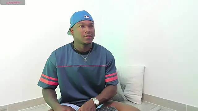 Snapshot of Troykhalil chatting on 9, 11, 2025 Troykhalil online show from 9, 11, 2025