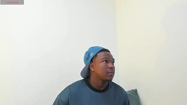 Snapshot of Troykhalil chatting on 13, 11, 2025 Troykhalil online show from 13, 11, 2025