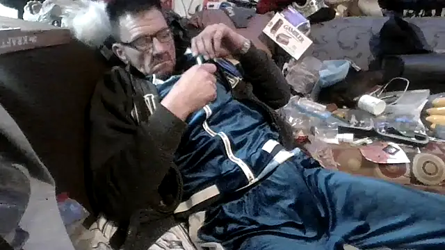 Snapshot of gettinit2wice chatting on 30, 10, 2025 gettinit2wice online show from 30, 10, 2025