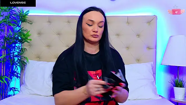 Snapshot of DaliyaArabian chatting on 3, 1, 2025 DaliyaArabian online show from 3, 1, 2025